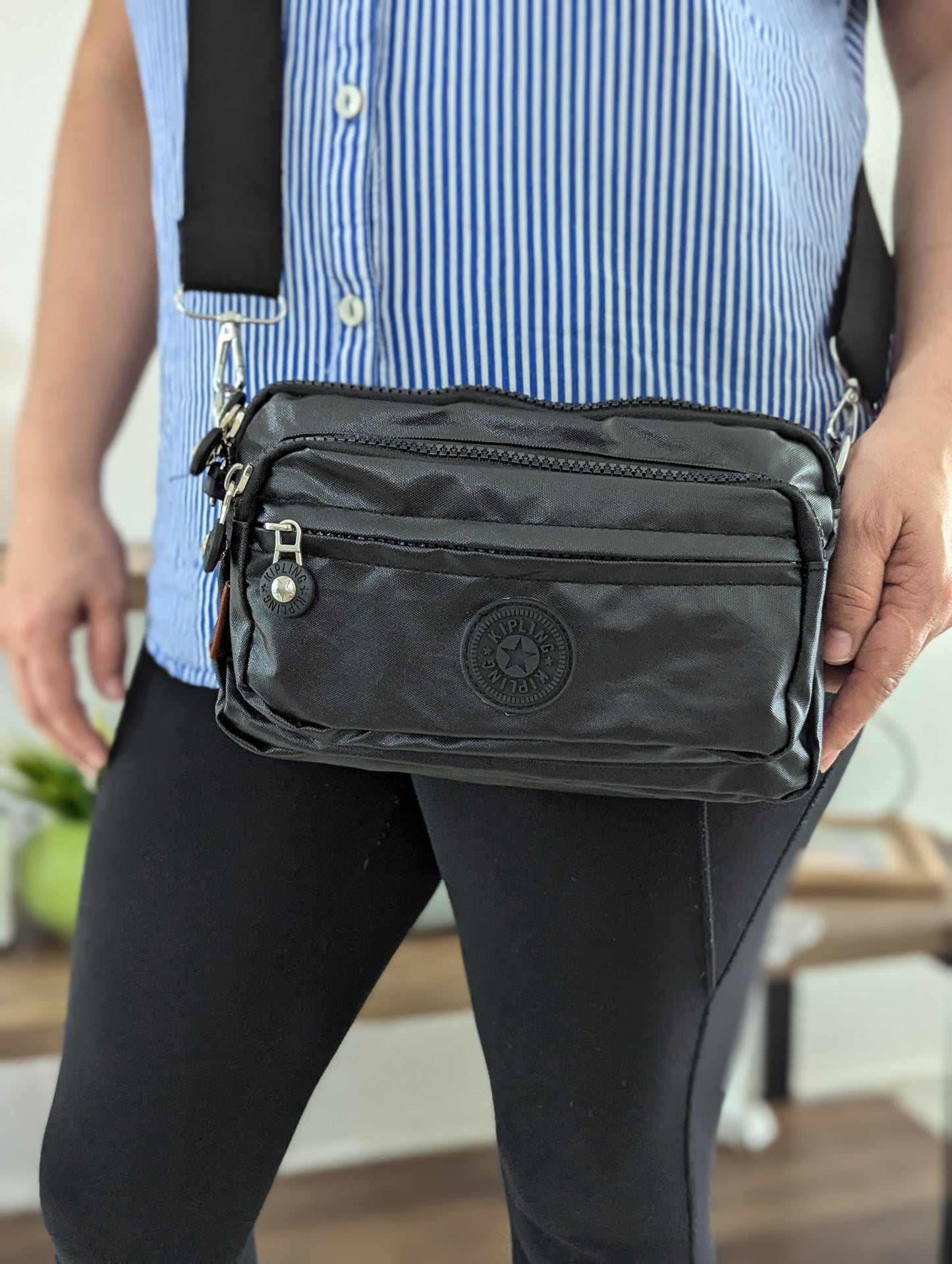 Dual-use crossbody bag